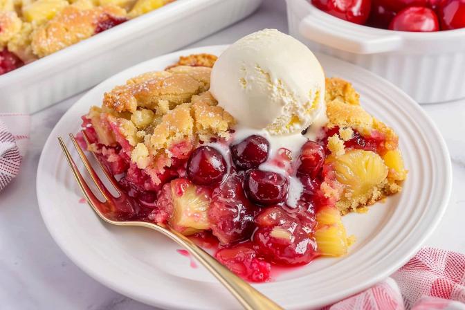 pineapple cherry dump cake